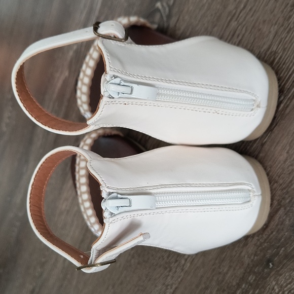 Maurices sandals - Picture 2 of 2